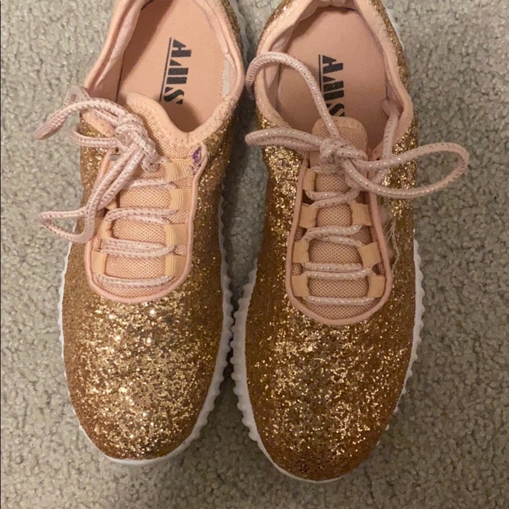 Shoes - Picture 3 of 3